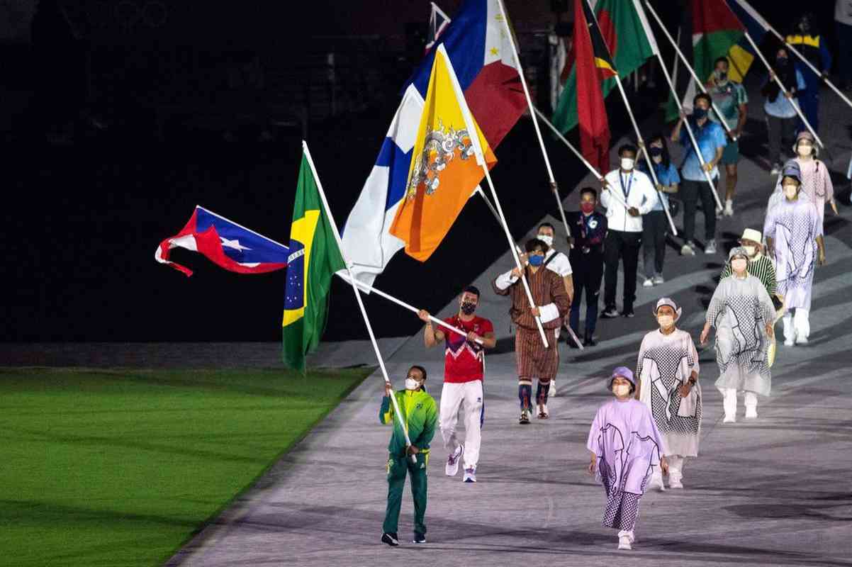Delegao Brasileira na Cerimnia de Encerramento dos Jogos de Tquio; Rebeca Andrade foi a porta-bandeira do Brasil