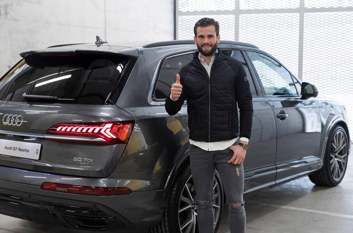 Jogadores do Real Madrid receberam, nesta segunda-feira, carros de presente de uma montadora alem; veja as mquinas!