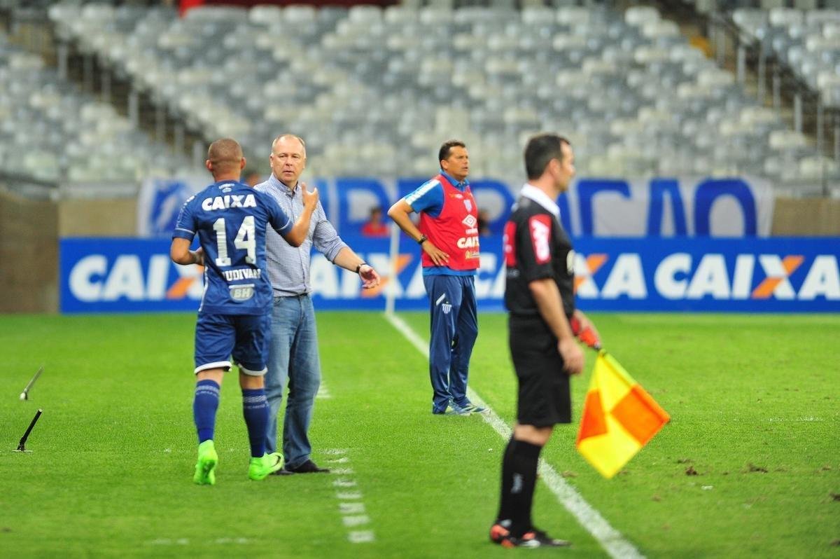 Fotos de Cruzeiro 2x2 Ava, no Mineiro, pela 35 rodada do Campeonato Brasileiro