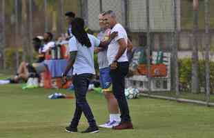 Ex-volante de Cruzeiro e Atltico e hoje treinador, Cerezo passar duas semanas na Toca da Raposa II para acompanhar o trabalho de Mano Menezes