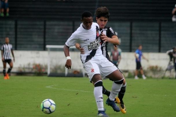 Galo estreou no Campeonato Brasileiro com novo uniforme