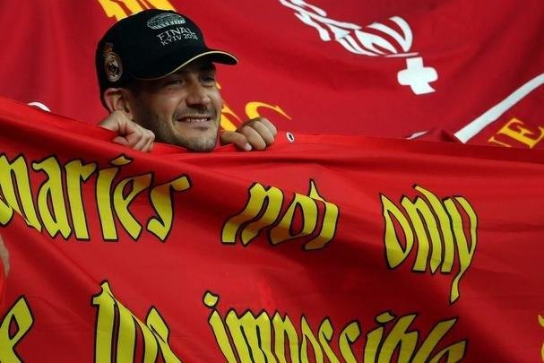 Torcidas de Real Madrid e Liverpool encheram o estádio Olímpico, de Kiev, na final da Champions