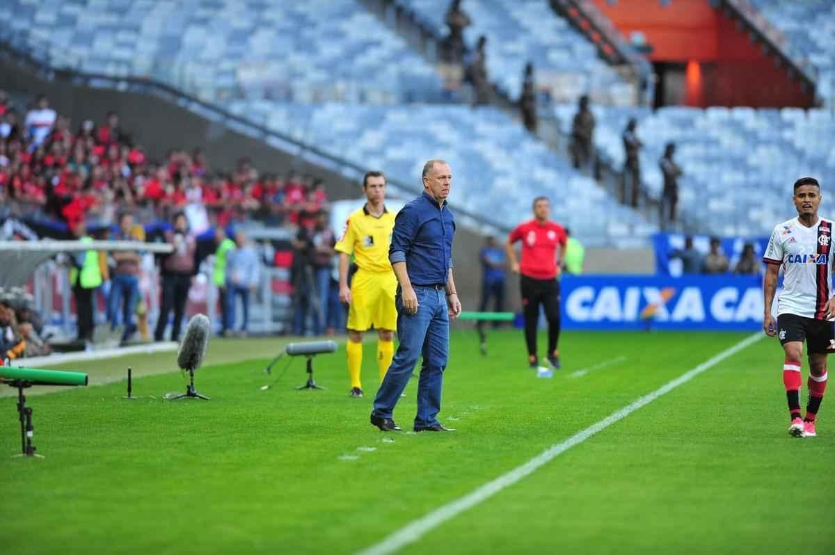 Imagens do jogo entre Cruzeiro e Flamengo, pela 14 rodada da Srie A, no Mineiro