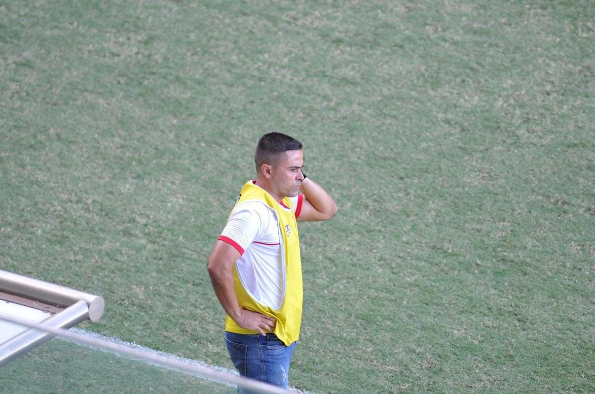 Fotos do jogo entre Amrica e Villa Nova, no Independncia, em BH, pela 9 rodada do Campeonato Mineiro