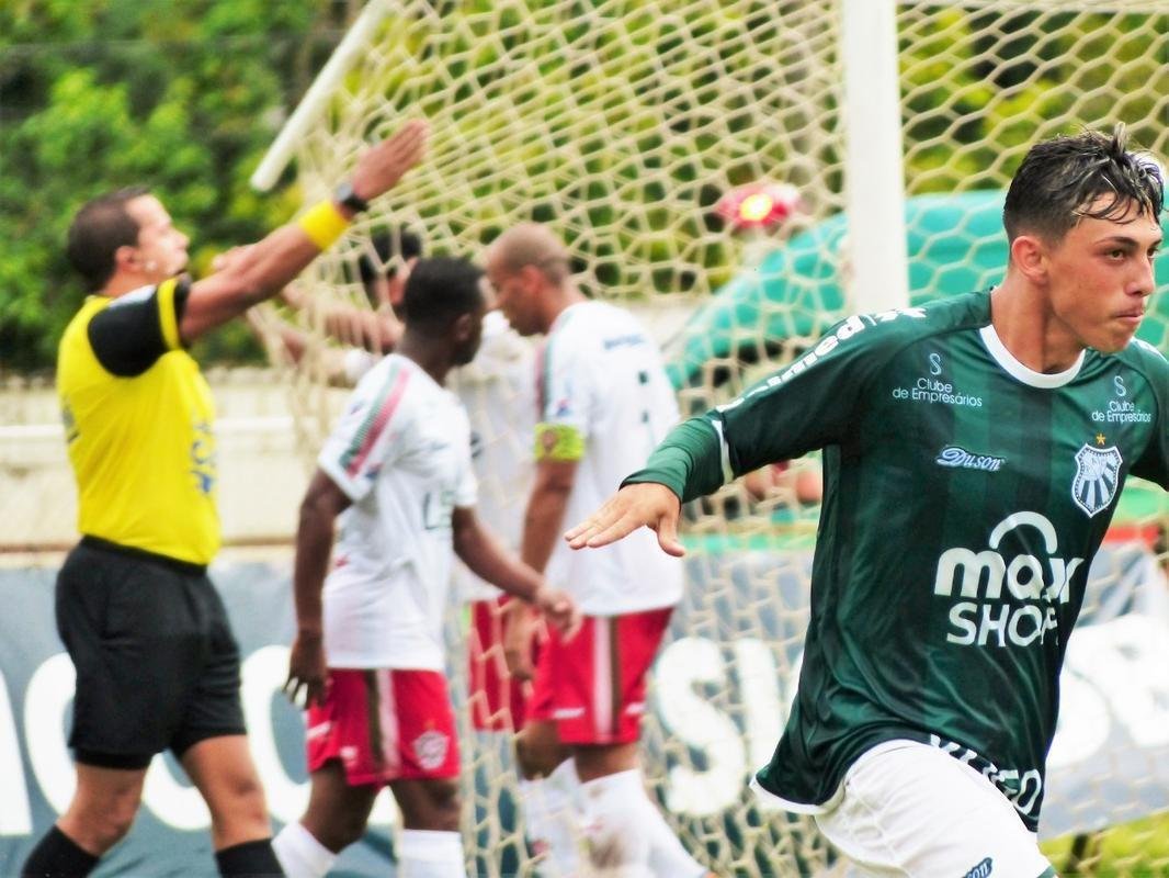 Fotos de Caldense x Boa, no Estdio Ronaldo, em Poos de Caldas, pelo Campeonato Mineiro