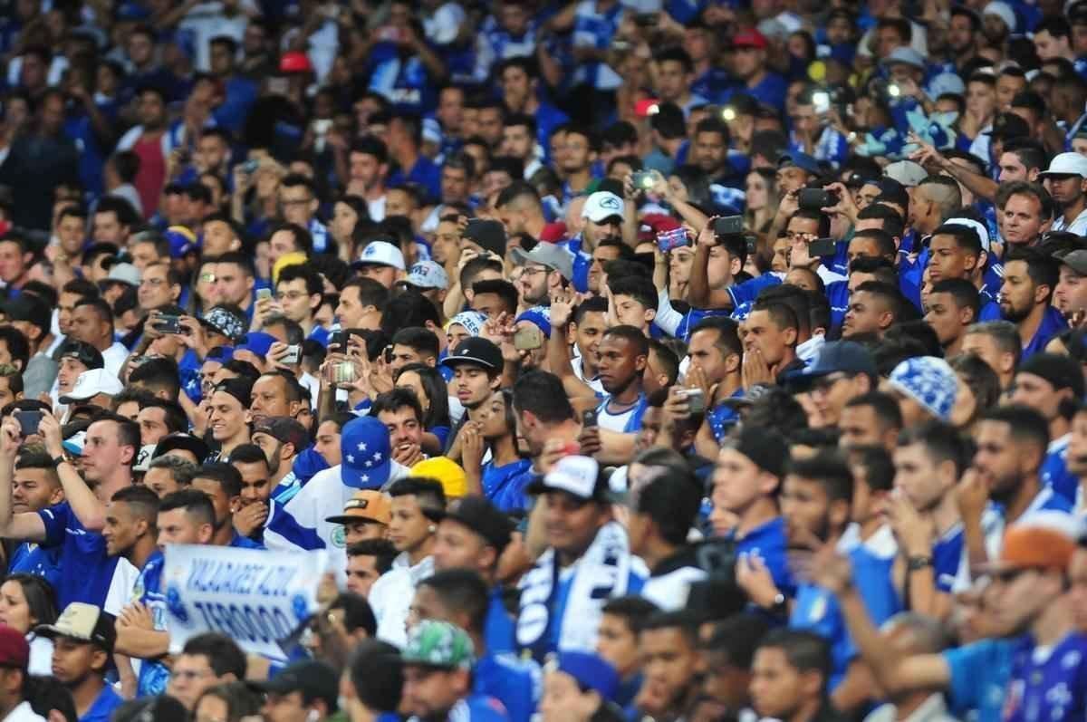 No segundo tempo, muita vibrao com o gol marcado por Hudson