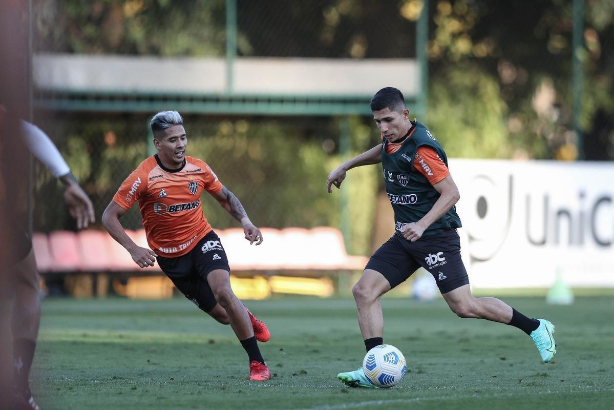Fotos do primeiro treino de Diego Costa pelo Atltico