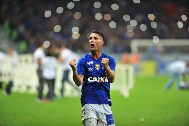 Festa do Cruzeiro com a conquista do Campeonato Mineiro sobre o Atltico