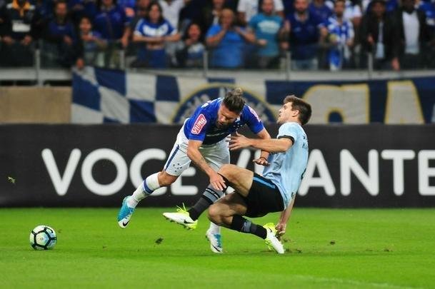 Imagens do jogo entre Cruzeiro e Grmio, pela 8 rodada do Campeonato Brasileiro, no Mineiro