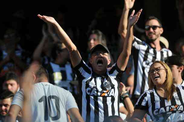 Torcedores do Atltico no clssico 500 contra o Cruzeiro, no Independncia, pelo Brasileiro