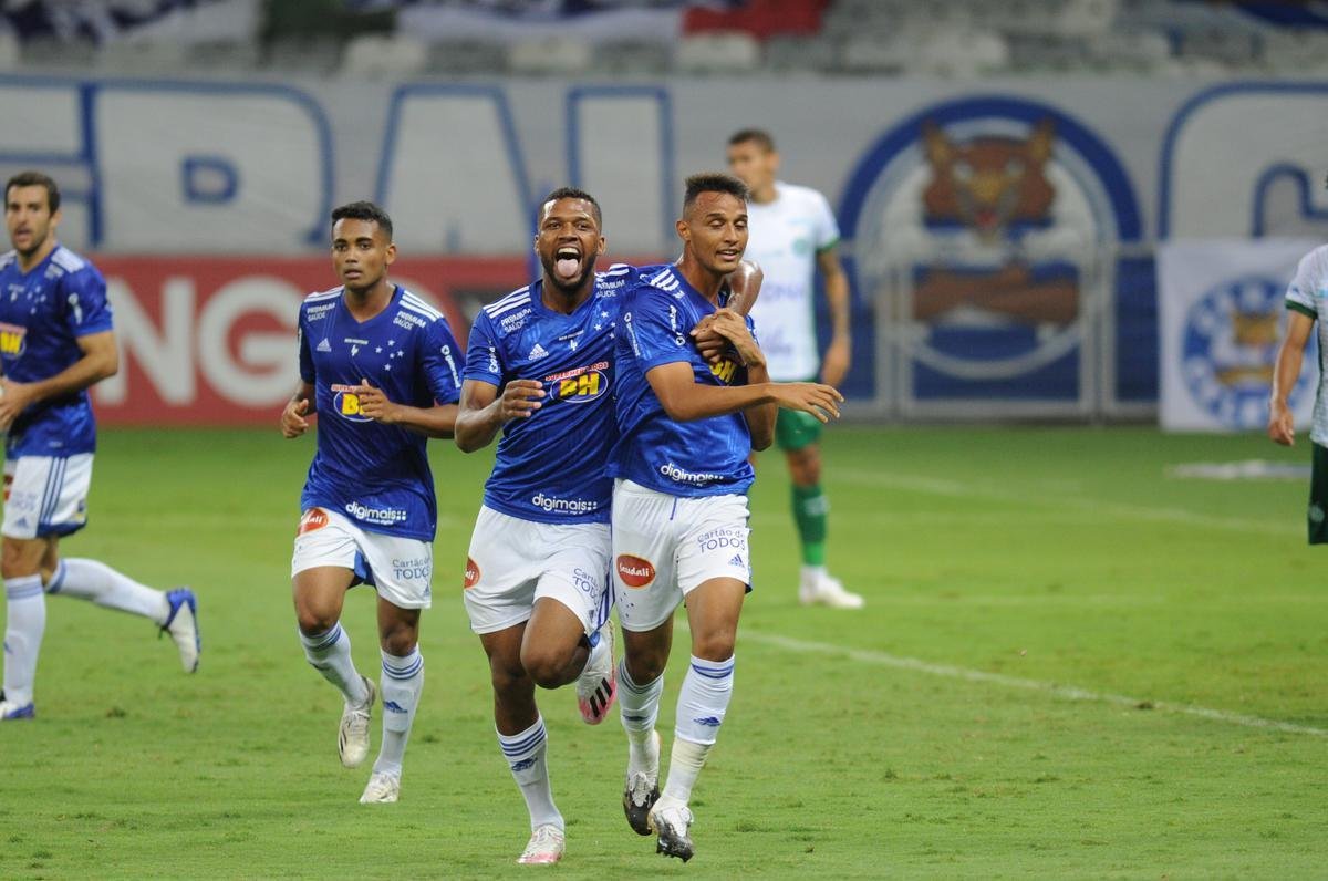 Welinton empatou para o Cruzeiro, que jogou boa parte do segundo tempo com um jogador a menos devido  expulso de Pottker. Final no Mineiro: 3 a 3