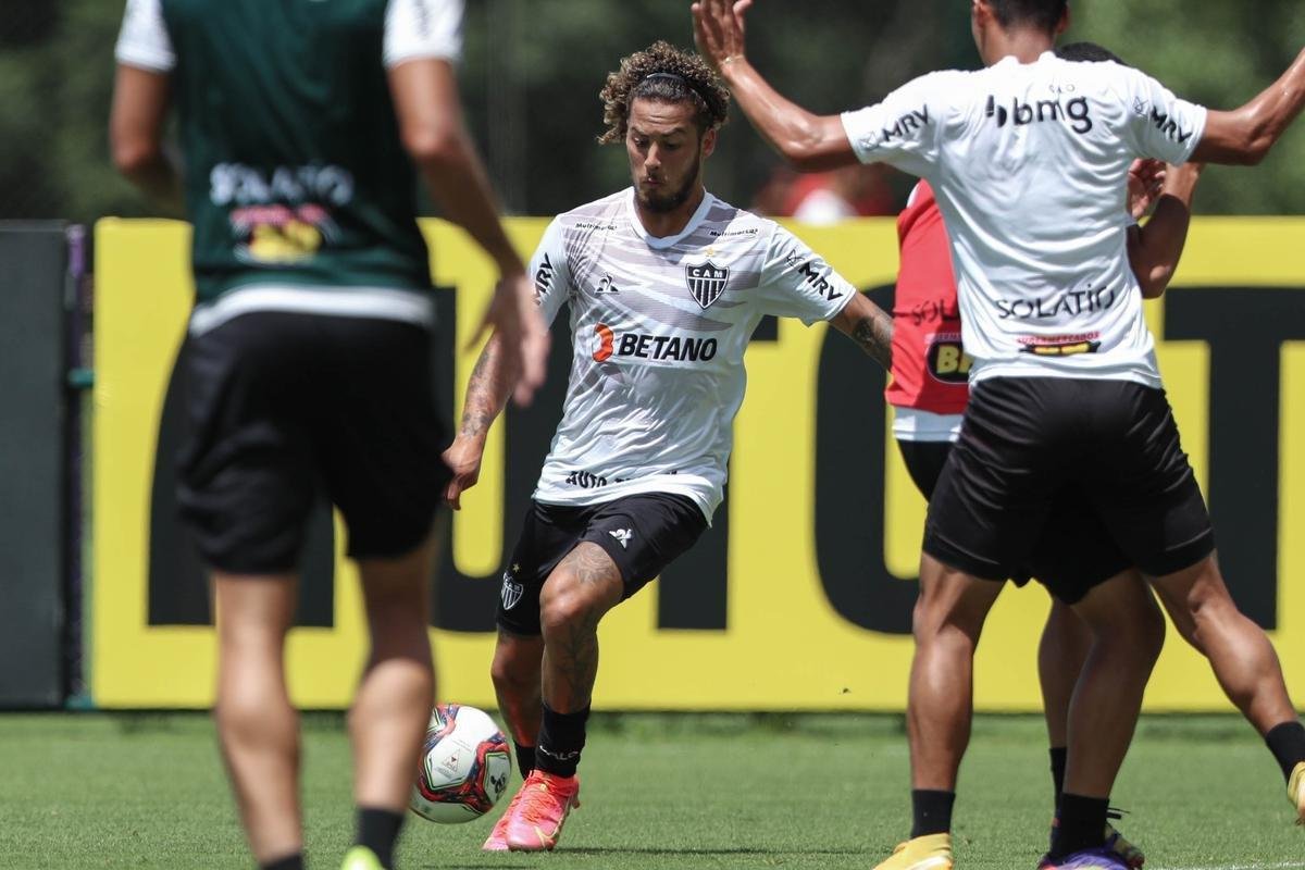 Primeiro treino comandado por Cuca desde a volta ao Atltico