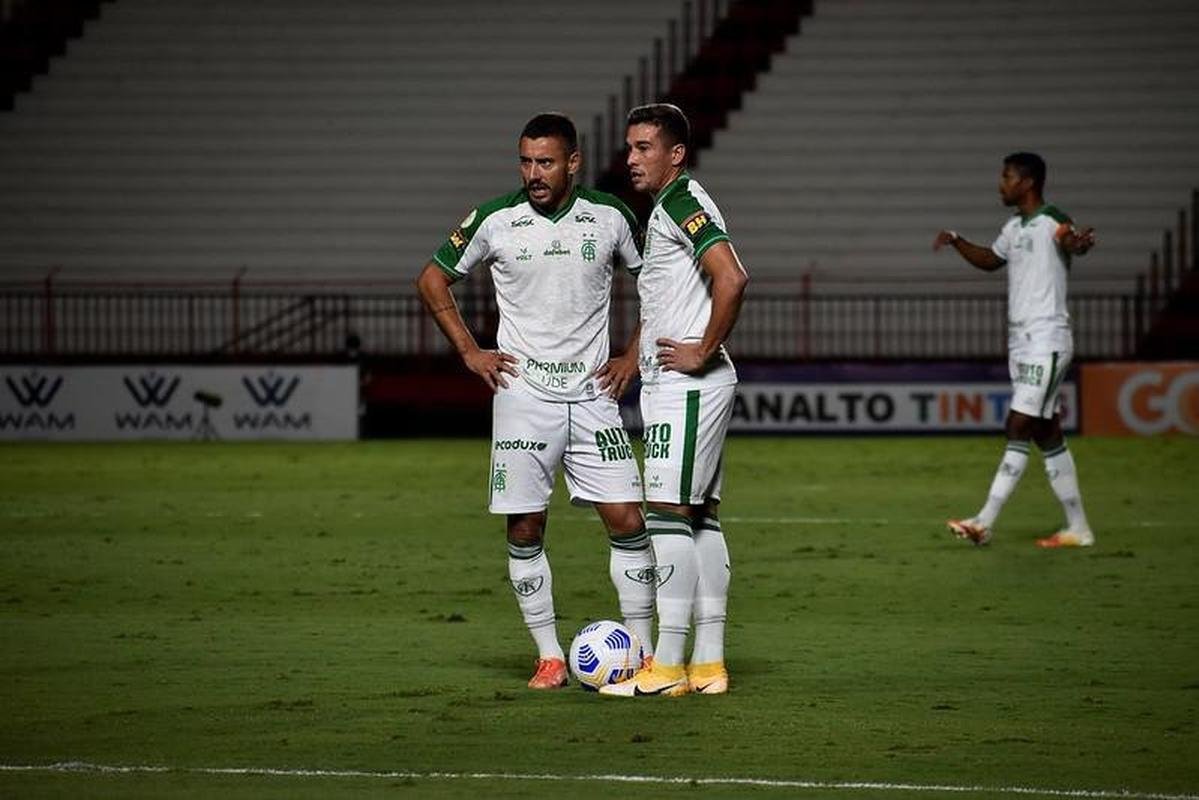 Atltico-GO e Amrica se enfrentaram em Goinia, pela 14 rodada do Campeonato Brasileiro