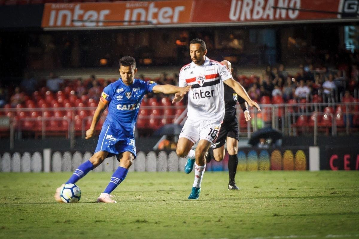 Cruzeiro foi derrotado pelo So Paulo por 1 a 0, neste domingo, no Morumbi, pela 35 rodada do Brasileiro