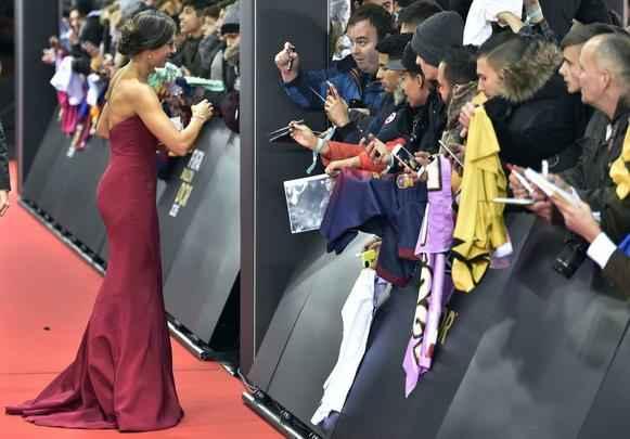 Confira as fotos dos bastidores e da cerimônia da Bola de Ouro