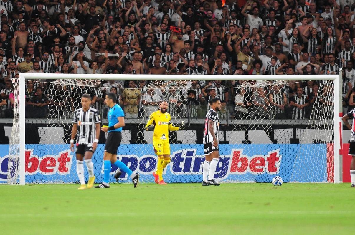 Fotos do jogo entre Atltico x Libertad, pela Copa Libertadores