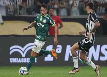 Atacante brilha com três gols e uma assistência em cinco jogos e se consolida no esquema de Abel Ferreira