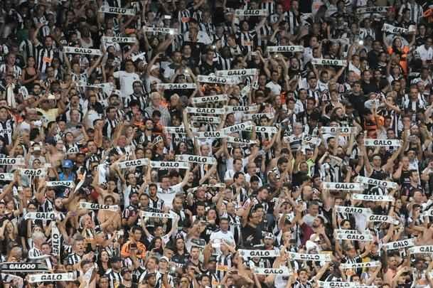 Fotos da torcida do Atltico no Independncia em dia de estreia de Robinho