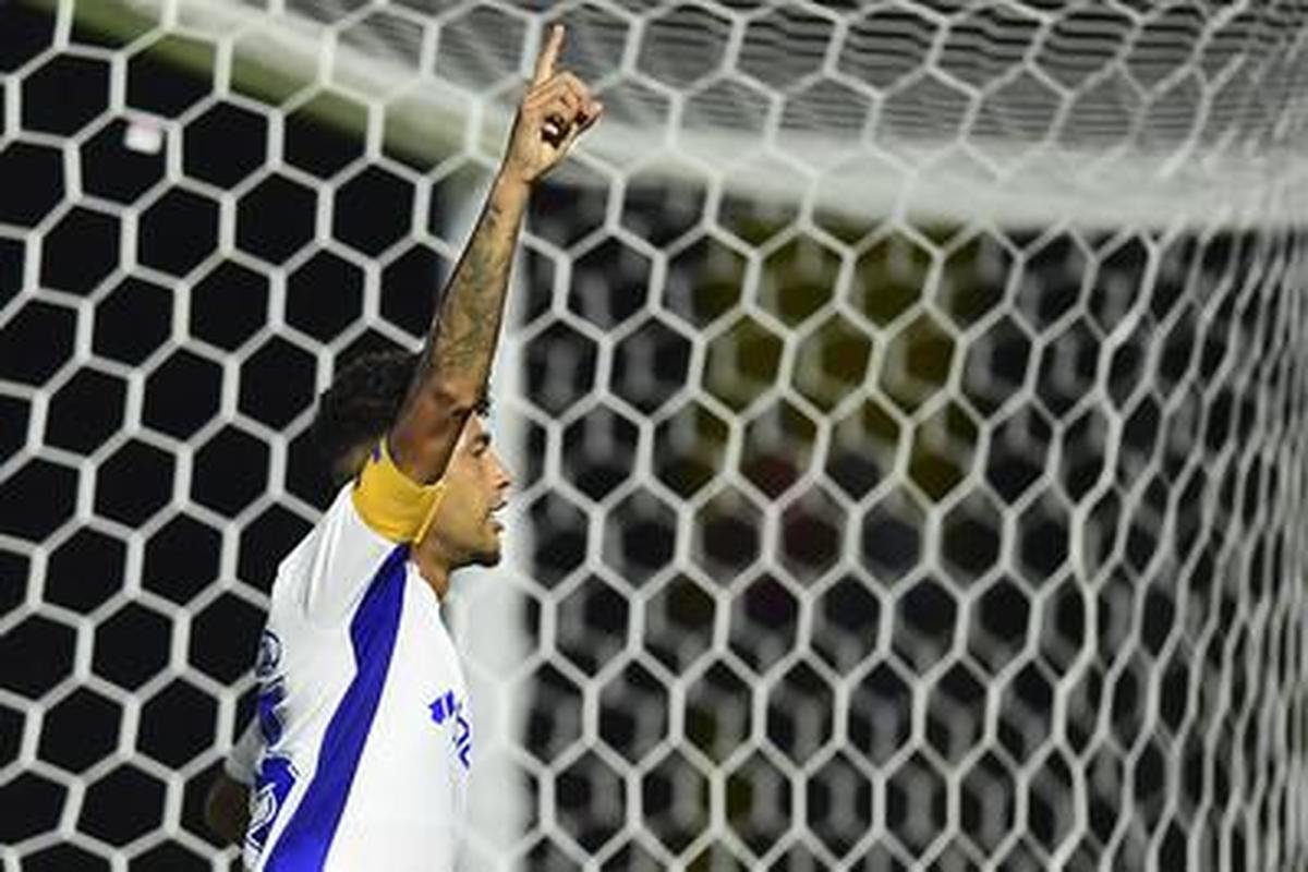 Bragantino x Cruzeiro: fotos do amistoso no estdio Nabi Abi Chedid, em Bragana Paulista, no interior de So Paulo