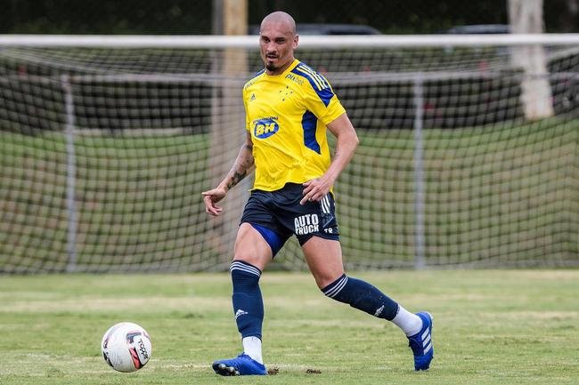 O zagueiro Maicon, do Cruzeiro, venceu Conti, do Am�rica: 83% a 17%