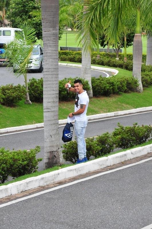 Cruzeiro iniciou temporada 2018 com reapresentao do elenco nesta quarta-feira; na foto, o lateral Egdio