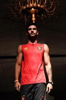 Festa de lançamento dos novos uniformes contou com a presença de jogadores e show de Paralamas de Sucesso