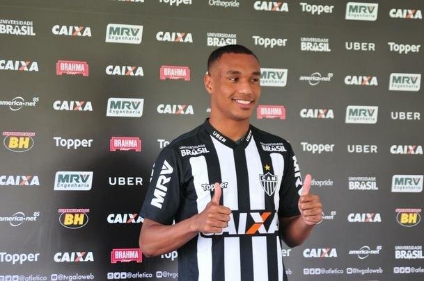 Fotos da apresentao e primeiro treino de Leandrinho no Atltico