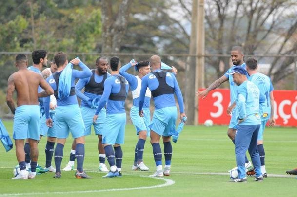 Toca da Raposa II teve sexta-feira descontrada por conta da volta de Ded  Seleo