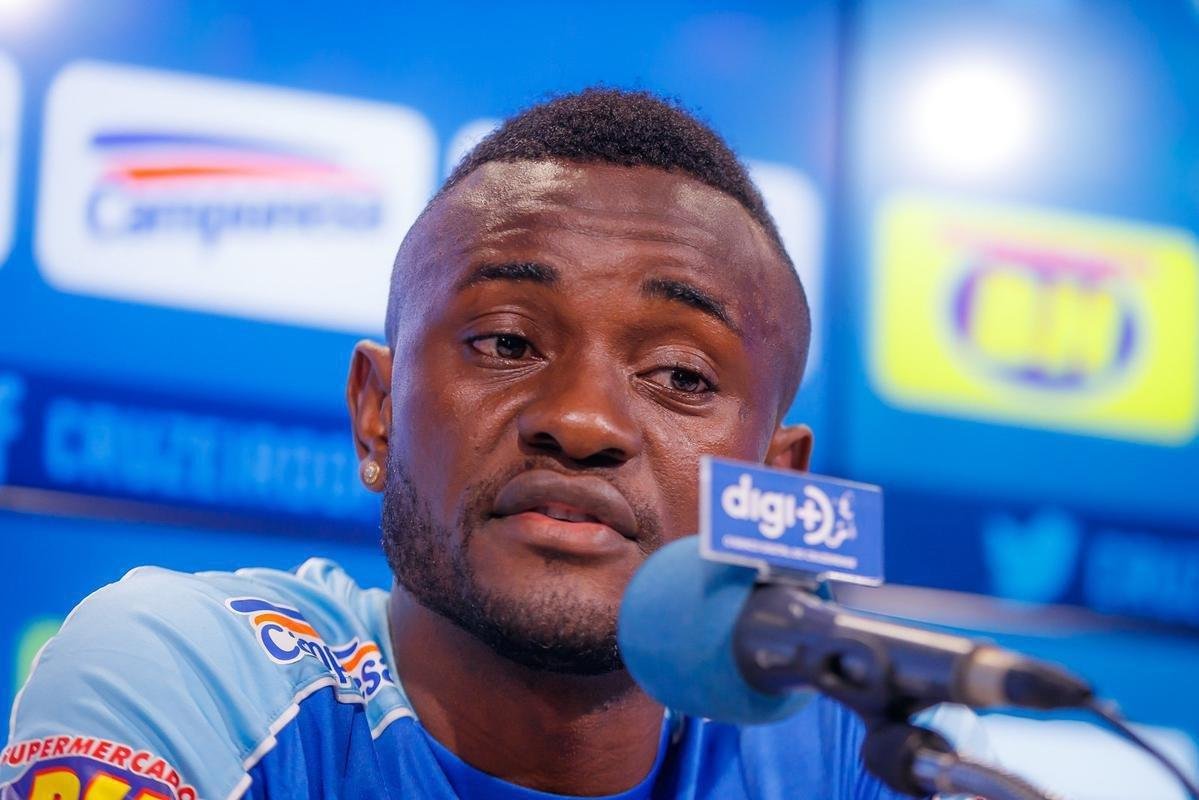 Atacante Joel pelo Cruzeiro, em 2019
