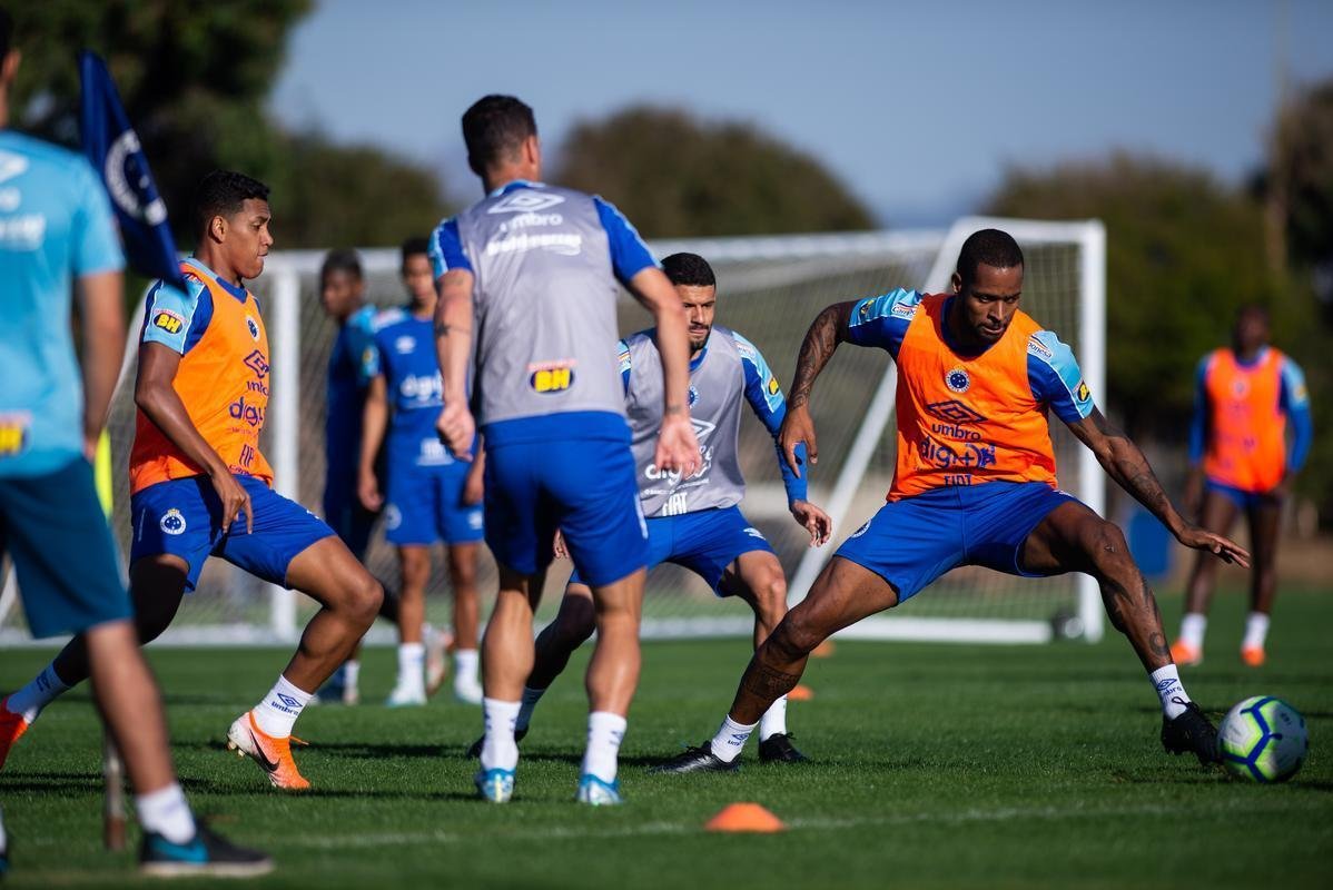 Sob o comando de Rogério Ceni, Cruzeiro treinou nesta sexta-feira na Toca da Raposa para o duelo contra o Santos, pela 15° rodada do Campeonato Brasileiro