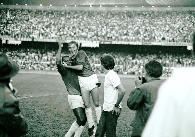 Nove ttulos - Pedro Paulo ( esquerda) (lateral-direito). Perodo: 1963 a 1974. Conquistas: Campeonato Mineiro (1965, 1966, 1967, 1968, 1969, 1972, 1973 e 1974). Campeonato Brasileiro (1966).