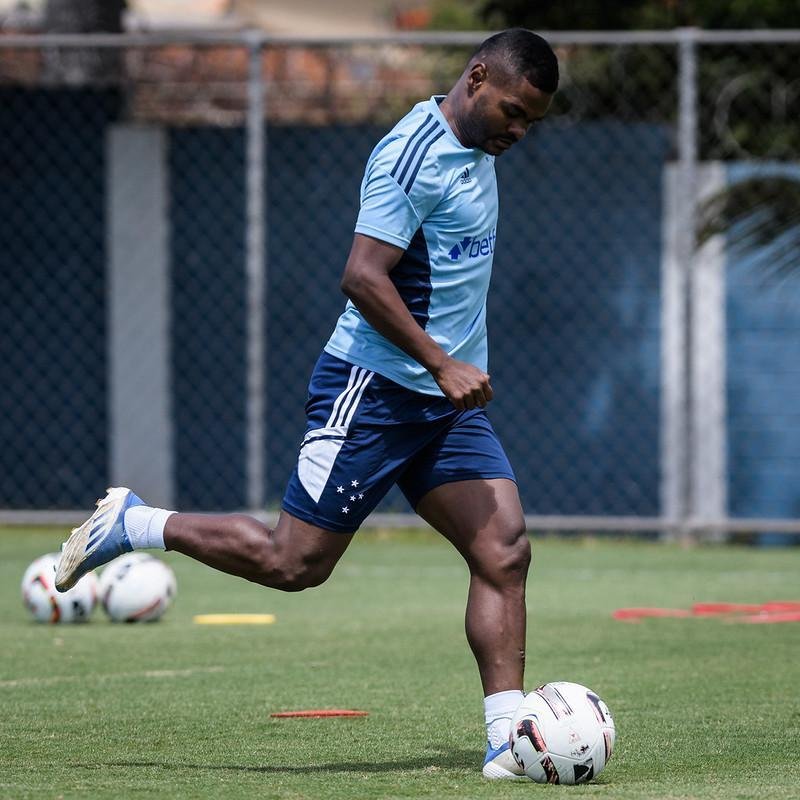 Imagens do treino do Cruzeiro desta segunda-feira (20), na Toca da Raposa II, em Belo Horizonte
