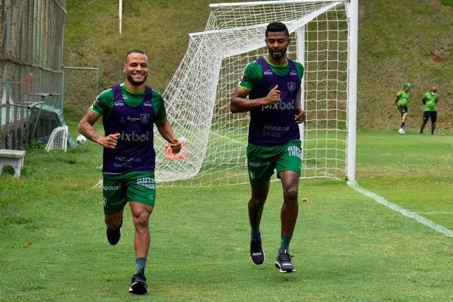 Fotos do treino do Amrica nesta sexta-feira (19), no CT Lanna Drumond, antes de viajar ao Rio de Janeiro para enfrentar o Fluminense