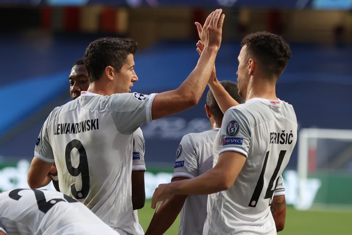 Bayern de Munique goleia Barcelona por 8 a 2 e vai  semifinal da Liga dos Campees 