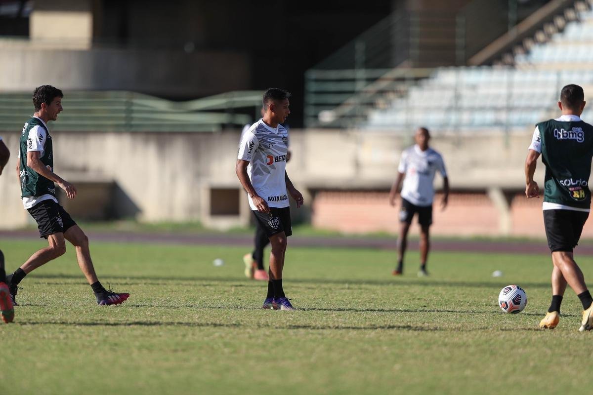 Atlético teve atividade no Estádio Olímpico Brígido Iriarte, em Caracas, antes da estreia na Libertadores