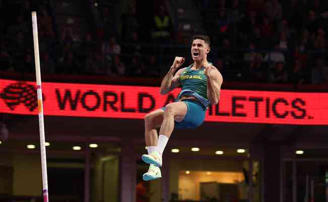 Thiago Braz fiou com a prata em um salto de 5,95m, batendo o recorde sul-americano indoor da prova