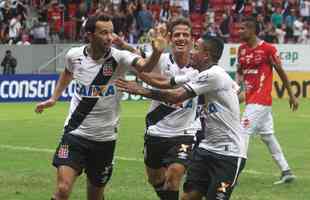 2016 - Vasco era líder com 19 pontos, seis à frente do 5º colocado (Criciúma), e subiu à Série A de 2017 como terceiro colocado da B.
