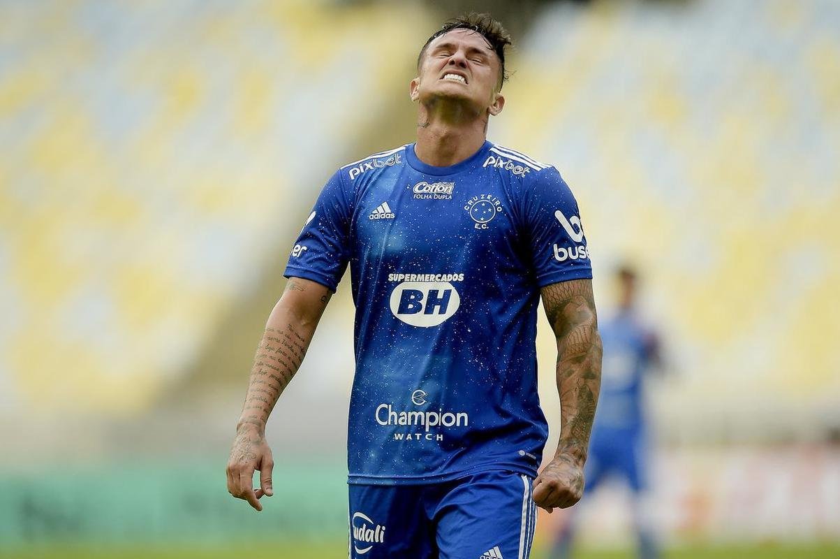 Fotos do jogo entre Vasco e Cruzeiro, no Maracan, no Rio, pela 12 rodada da Srie B do Campeonato Brasileiro