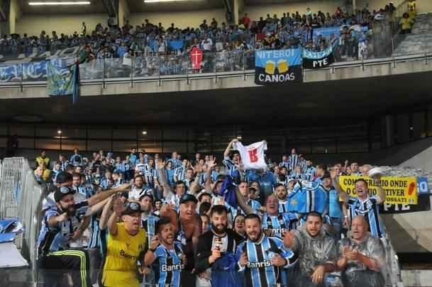 Imagens das torcidas de Atltico e Grmio, no Mineiro, pela deciso da Copa do Brasil