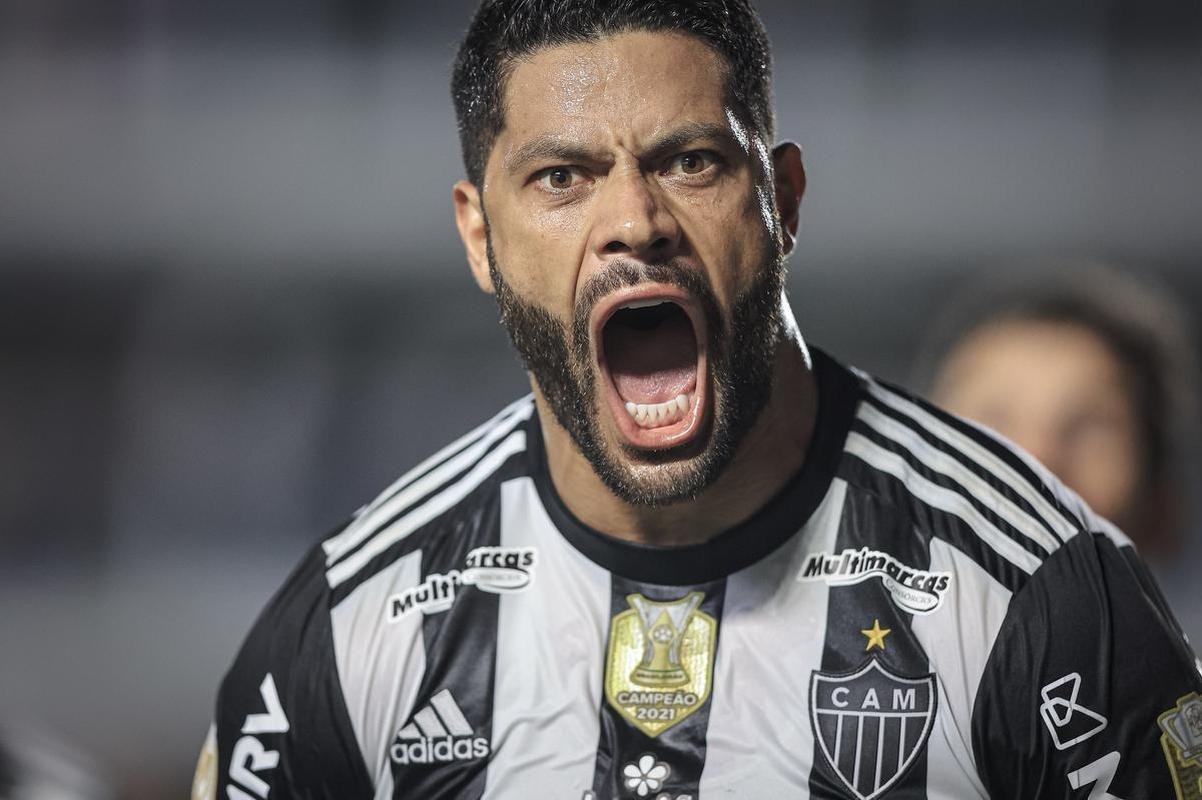 Fotos do jogo entre Santos e Atltico na Vila Belmiro, em Santos, pela 30 rodada do Campeonato Brasileiro