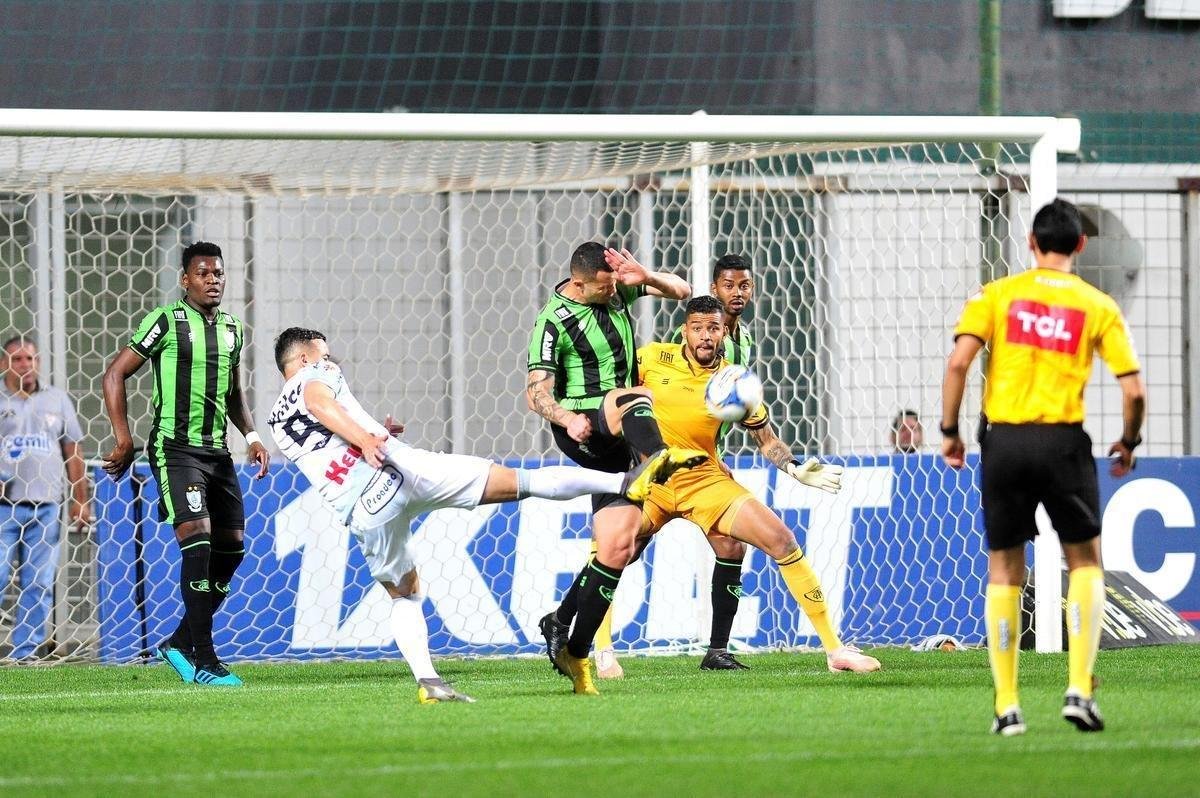 Fotos do jogo entre Amrica x Operrio