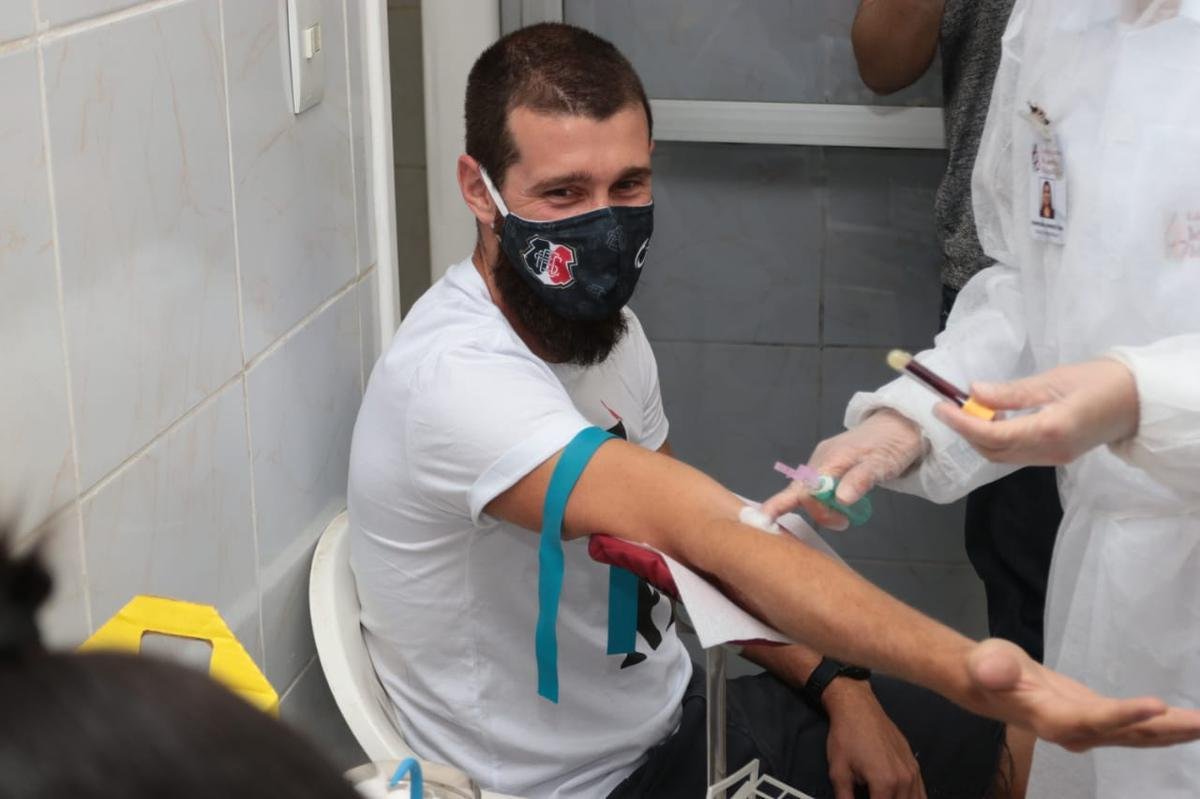 Um dos mais experientes do elenco coral, o zagueiro Danny Morais tambm fez a testagem para a Covid-19.