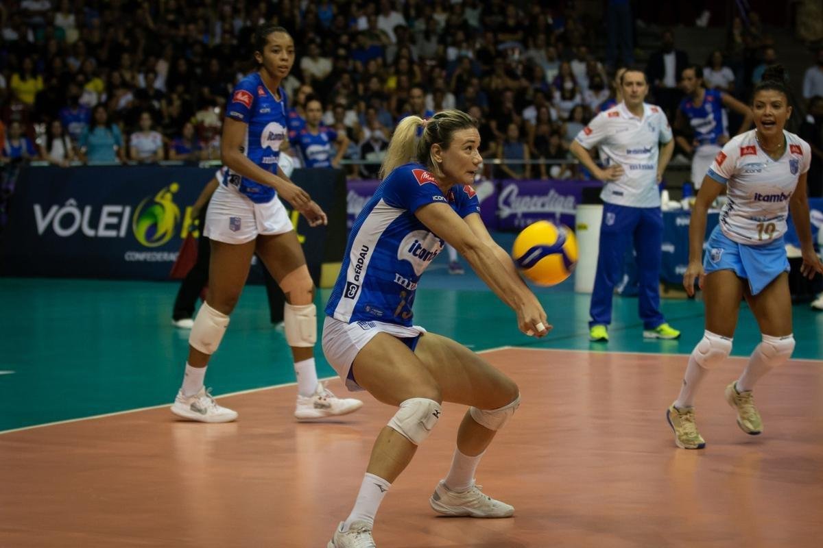 Minas venceu a segunda partida da deciso, por 3 sets a 1, nesta sexta-feira, na Arena Nilson Nelson, em Braslia, e fechou a srie melhor de trs com dois triunfos. As parciais foram de 26/24, 18/25, 25/15 e 25/17. 