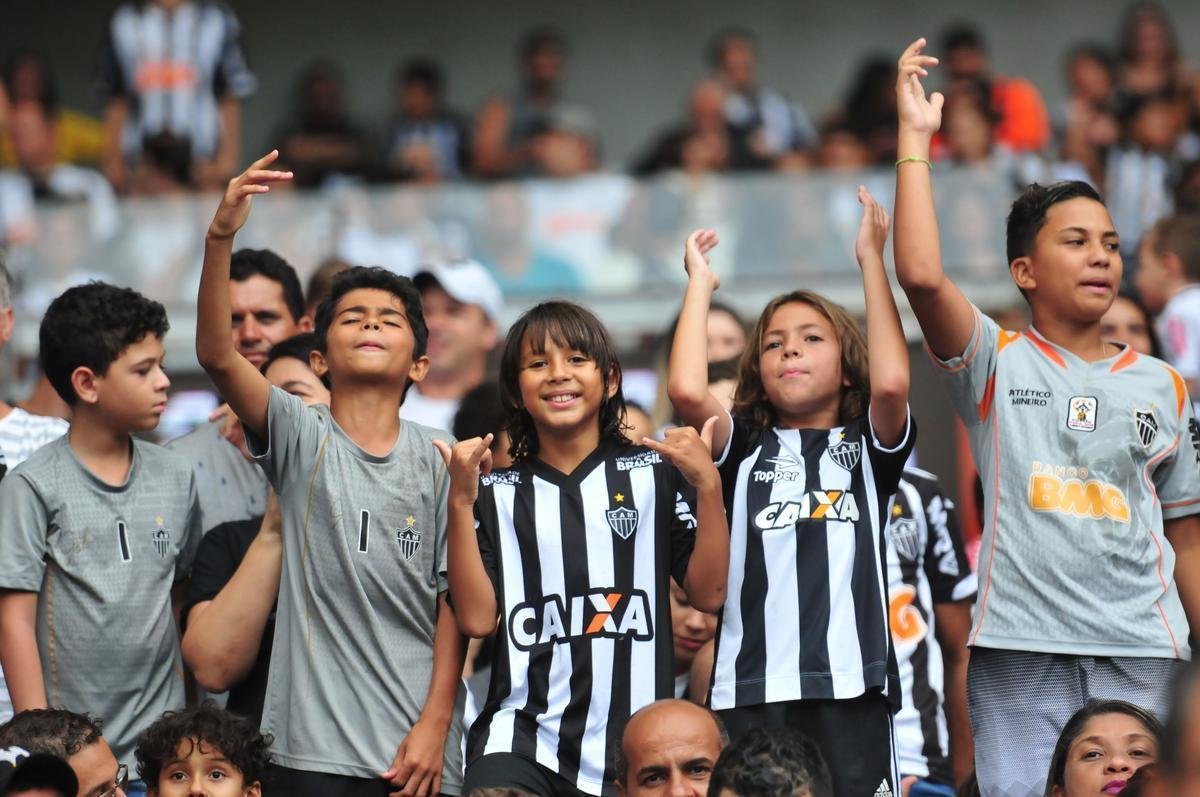 Fotos das torcidas de Atltico e Amrica no clssico deste domingo, no Mineiro, pela 10 rodada do Estadual