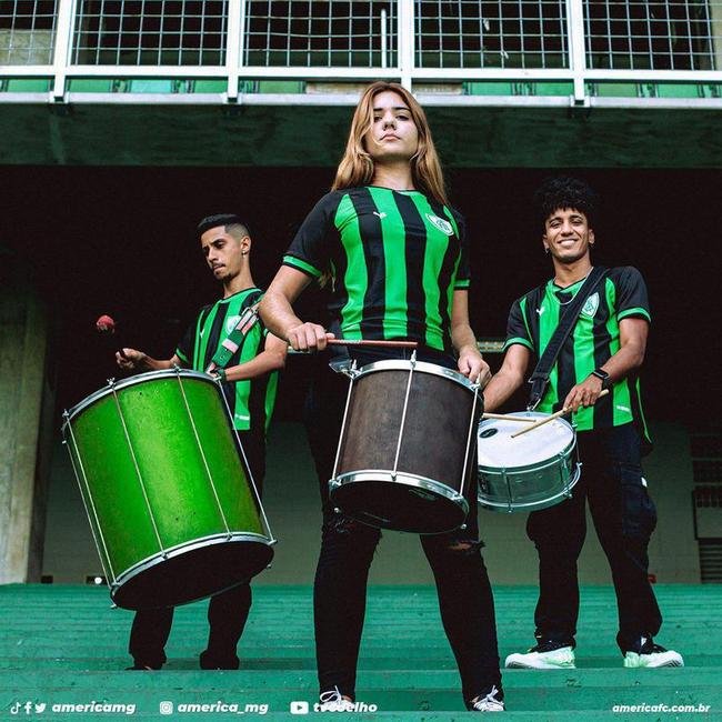 O Amrica apresentou a nova camisa 1 de 2023 para jogadores de linha e goleiros