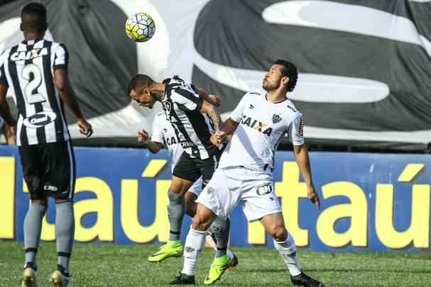 Atltico  derrotado pelo Botafogo, pela 31 rodada do Brasileiro, e fica mais distante do ttulo