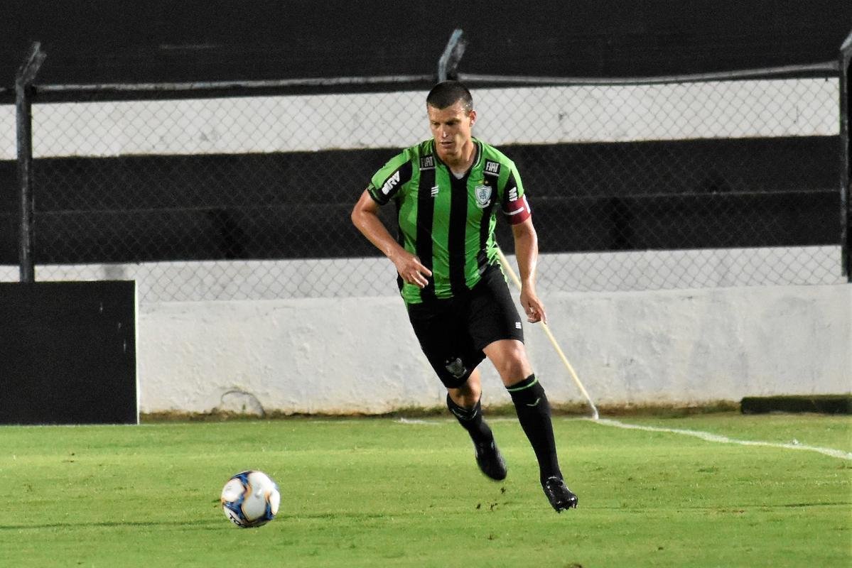 No segundo tempo, Amrica sofreu gol aos 19 minutos e no conseguiu chegar ao empate