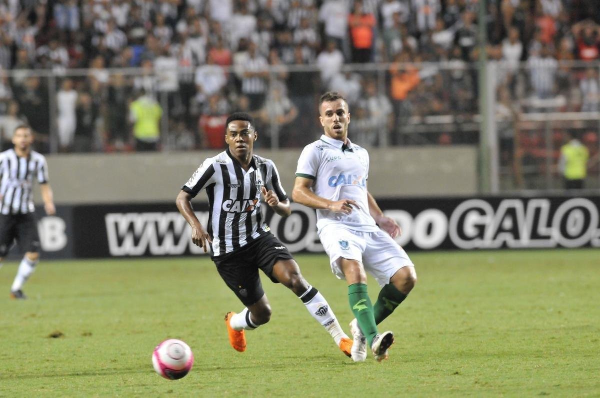 Fotos do primeiro tempo do clssico entre Atltico e Amrica, no Independncia, pela semifinal do Mineiro