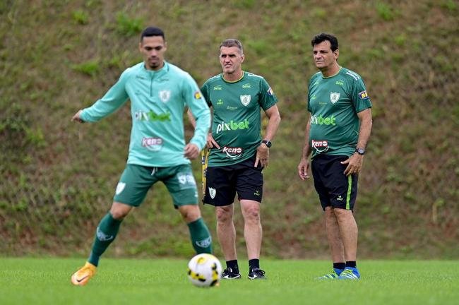 Amrica treina nesta segunda-feira (31/10), no CT Lanna Drumond, focado na partida contra o Internacional