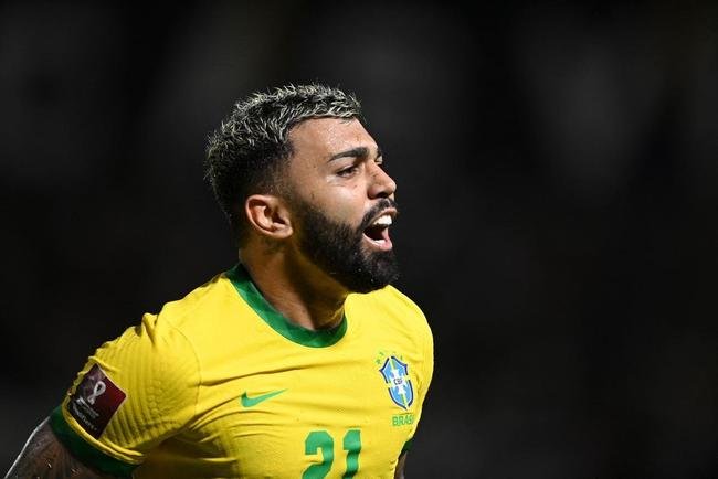 Em Caracas, Seleo Brasileira bateu a Venezuela de virada e manteve os 100%